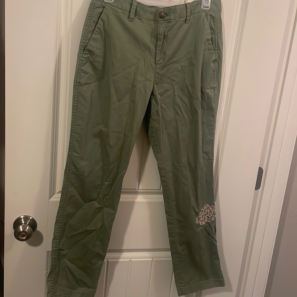Gap Capri pants olive green pink floral